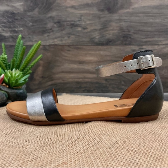 NIB Miz Mooz Atlantic Ankle Strap Flat Sandal 8 - Picture 11 of 13